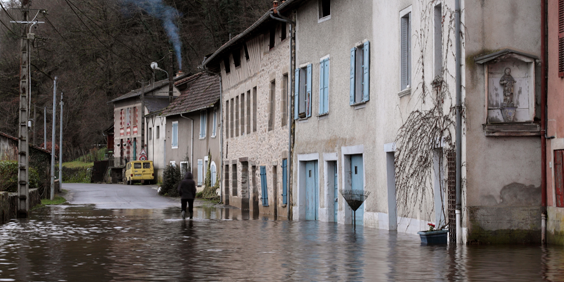 inondation-village-rue.png